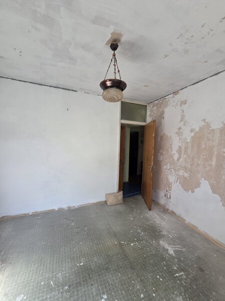 Piata Berceni, 2 camere decomandat,